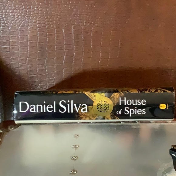 Hardcover Daniel Silva, House of Spies - Picture 3 of 4